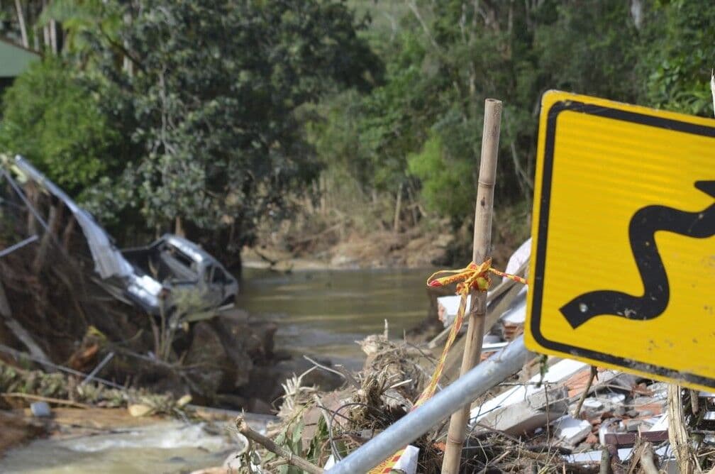 Sobe para 15 número de mortos pela chuva em Santa Catarina