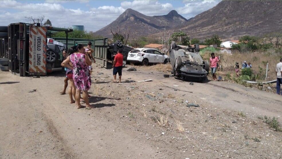 Prefeita que é médica, deixa cerimônia de posse do cargo para atender vítimas de acidente no Ceará