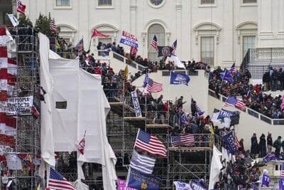 Apoiadora de Trump morta pela polícia do Capitólio era veterana da Força Aérea e defendia teoria QAnon