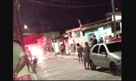 Homem é assassinado a tiros enquanto estava com o filho no colo em João Pessoa