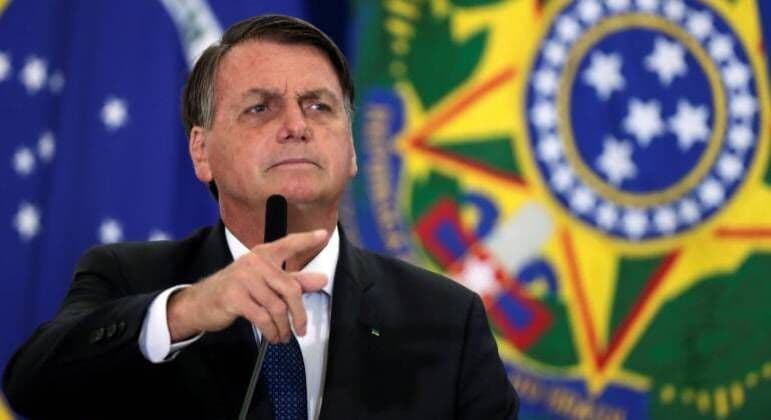 Bolsonaro veta suspensão de dívidas de clubes de futebol durante pandemia