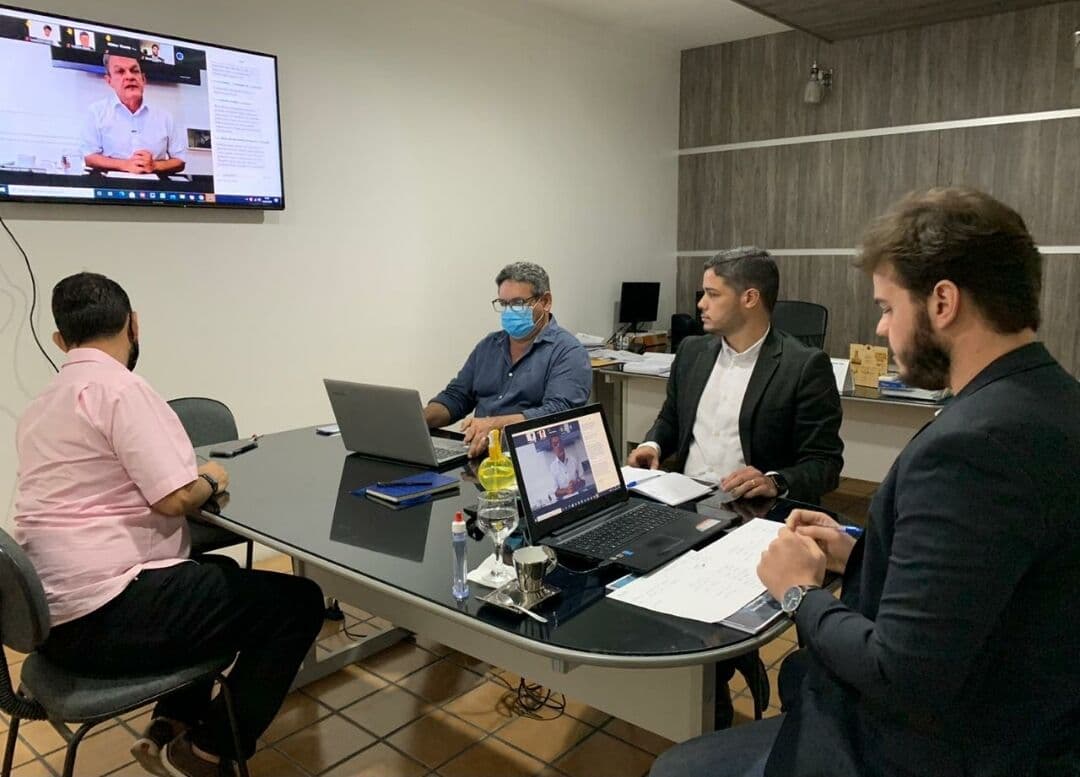 Prefeito de Campina Grande anuncia que vacinação contra covid-19 começará na próxima quarta-feira