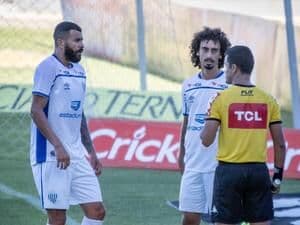 Com Covid, Valdivia joga 45 minutos, e Avaí só é avisado no intervalo