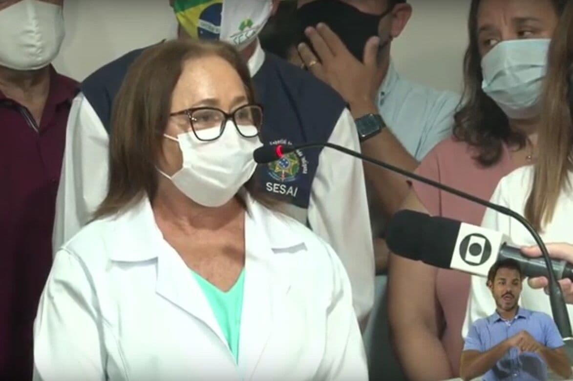 Emocionada, primeira vacinada da Paraíba pede que as pessoas lembrem que a pandemia não acabou