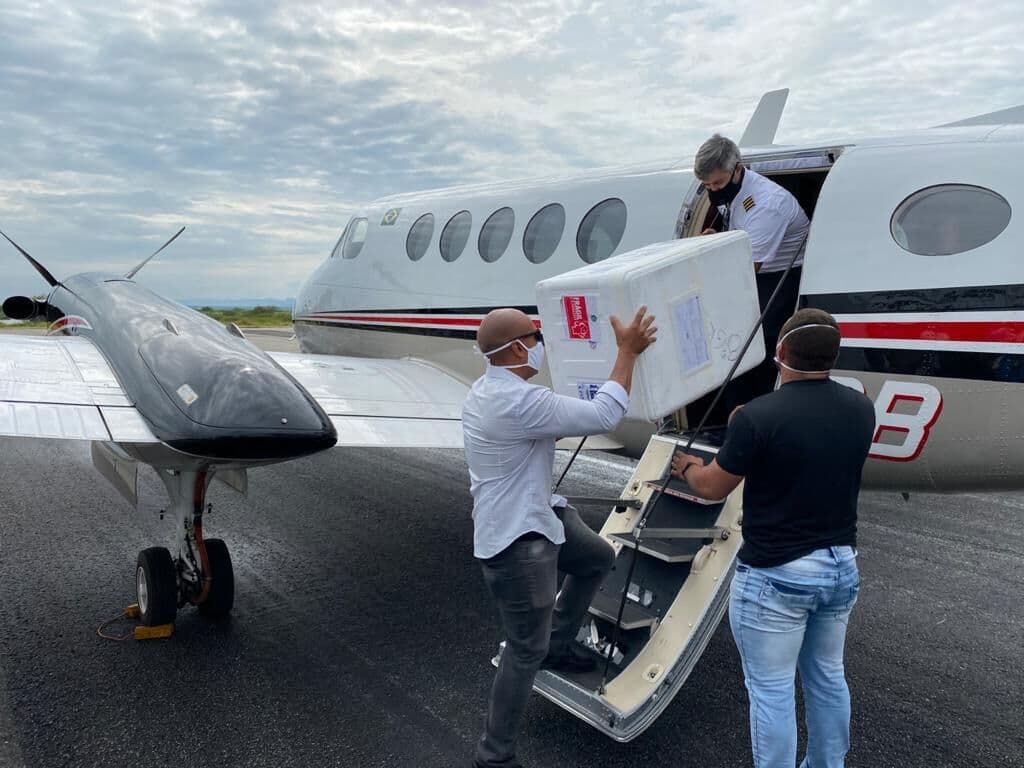 Doses da Coronavac chegam a Cajazeiras para serem distribuídas e iniciar vacinação no Sertão do Estado