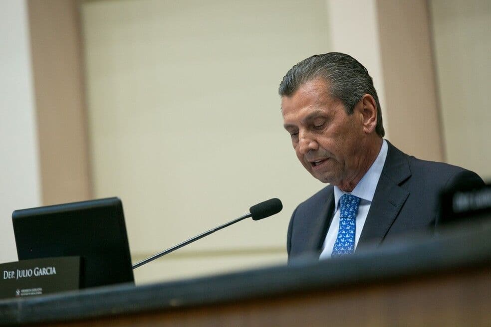 Presidente da Assembleia de Santa Catarina é preso em operação contra fraudes de R$ 500 milhões