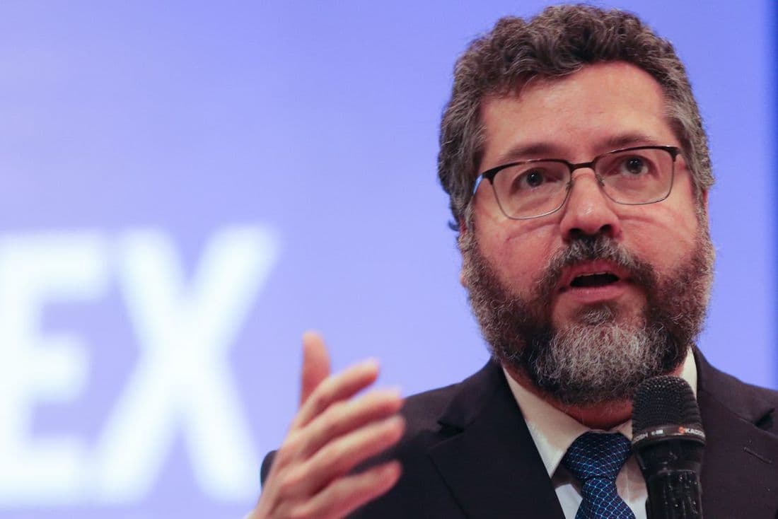 Em carta a secretário de Estado dos EUA, Ernesto Araújo diz que países têm interesses comuns