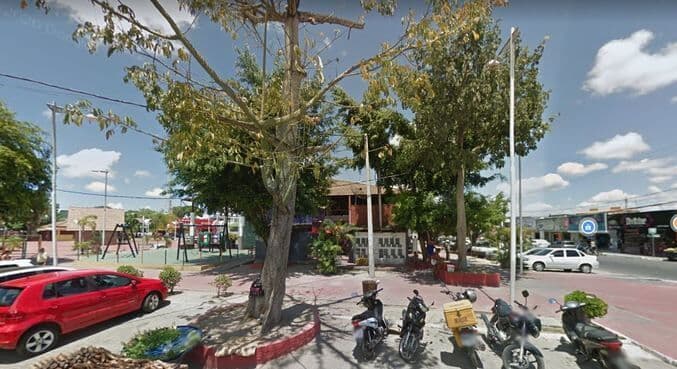 Homem ateia fogo em morador de rua que dormia em praça na Bahia