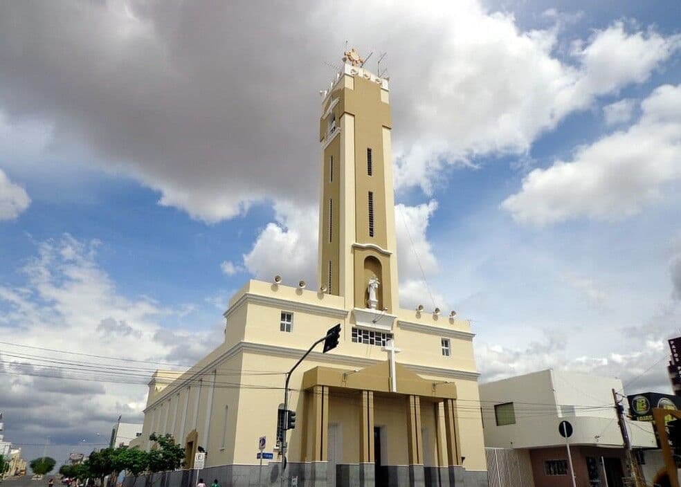 Bispo de Patos é contra tornar igreja atividade essencial: ''não é hora de lutar em defesa de interesse de grupos''