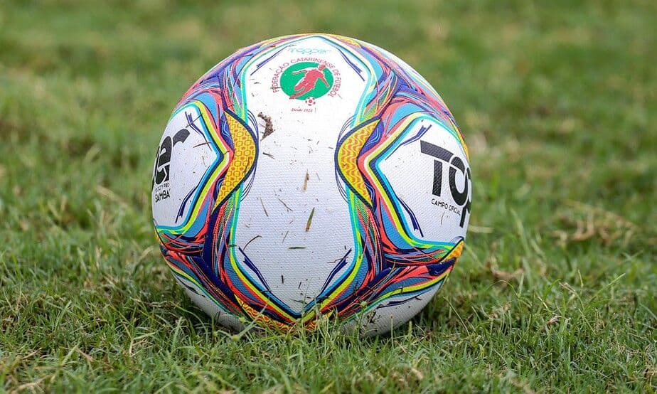 Há um ano, futebol era paralisado no país antes de confirmação de 1ª morte por Covid