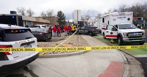 Criminoso abre fogo em supermercado do Colorado, nos EUA, e deixa mortos