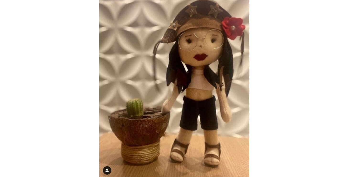 Boneca em homenagem a Juliette produzida por detentas em João Pessoa viraliza nas redes sociais