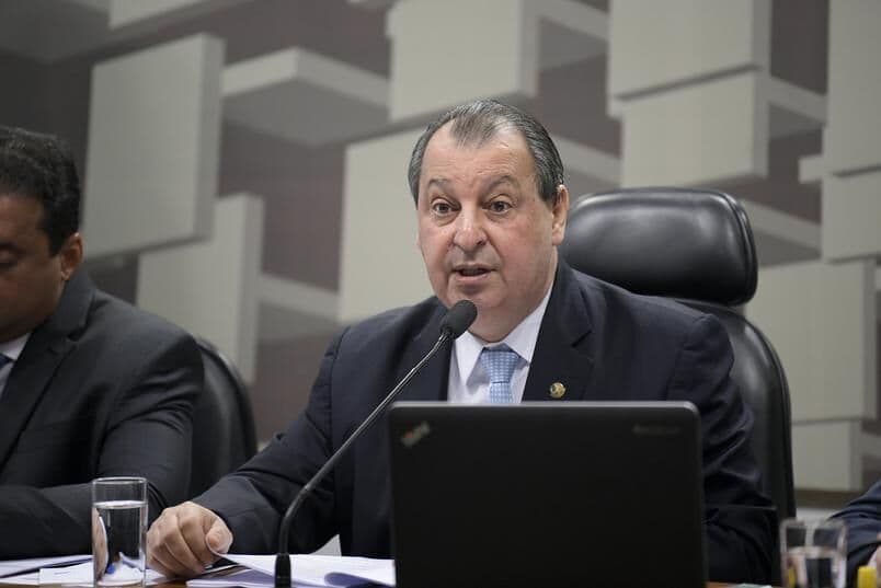 Aziz diz que, se for preciso, pode adiar por 14 dias depoimento de Pazuello