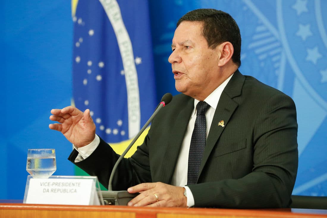 Mourão afirma que Economia precisa 'abrir as pernas' para contratação de temporários