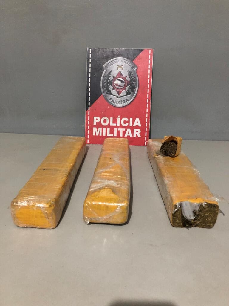 Policiais apreendem drogas escondidas em lixeiro na cidade de Salgado de São Félix