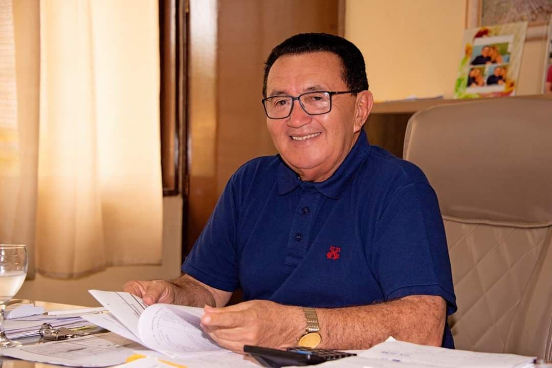 Prefeito de Alagoa Grande denuncia que número de telefone foi clonado e alerta para tentativas de golpe