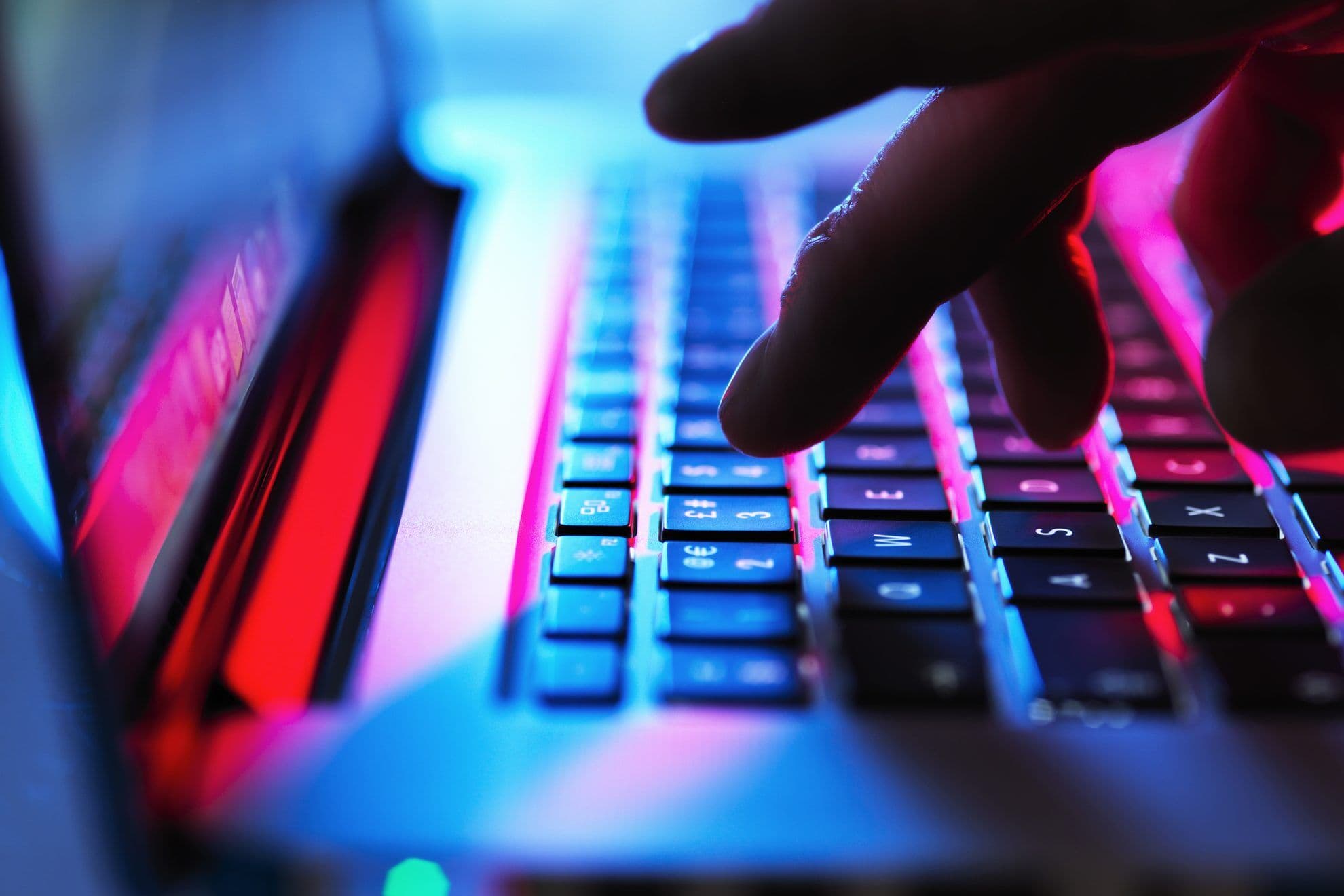 Crime contra honra na internet pode gerar multa e até seis anos de prisão