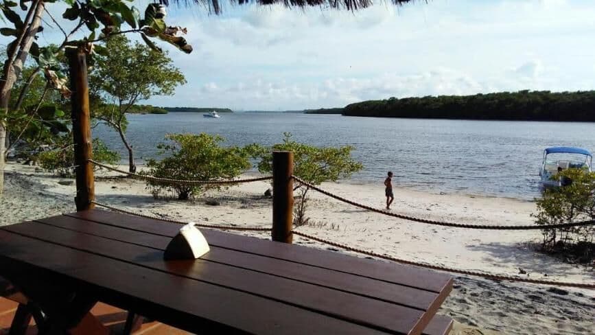 Suspeito armado com revólver assalta turistas em Lucena, na Paraíba