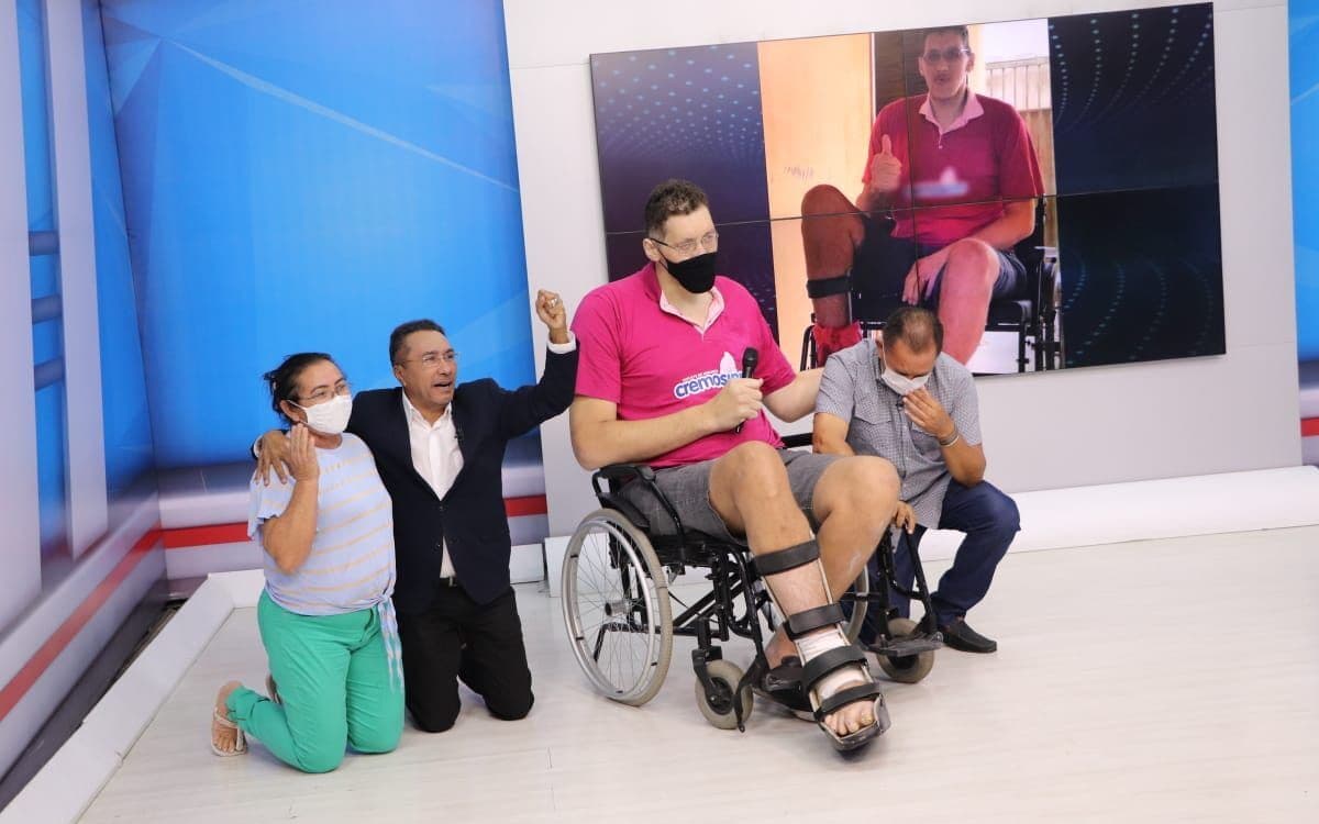 Ninão faz apelo para trazer cadeira de rodas de Belo Horizonte para Paraíba