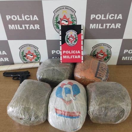Foragido da Justiça é capturado e polícia apreende drogas que estavam enterradas em casa em João Pessoa