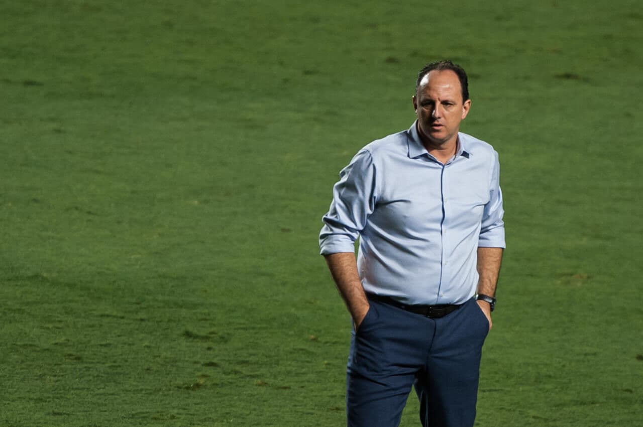 Flamengo anuncia demissão de Rogério Ceni