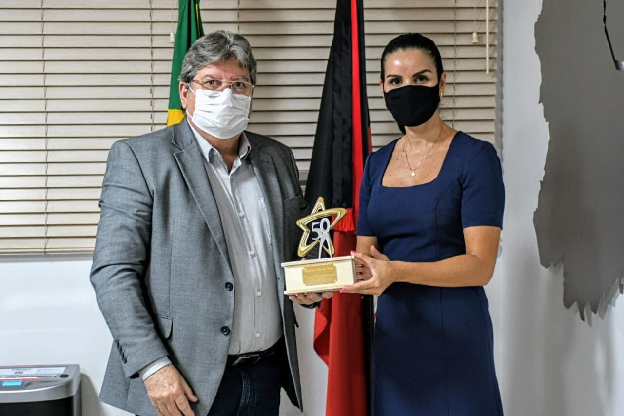 Governador da Paraíba é homenageado com troféu Jubileu de Ouro