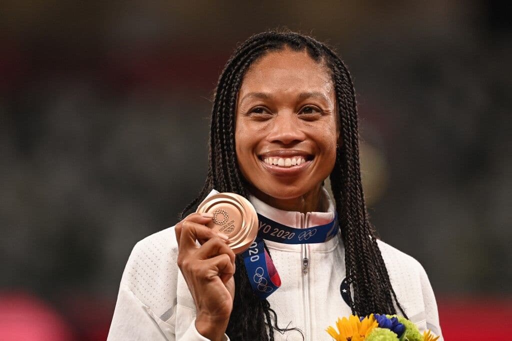 Allyson Felix conquista 10ª medalha olímpica, recorde feminino no atletismo