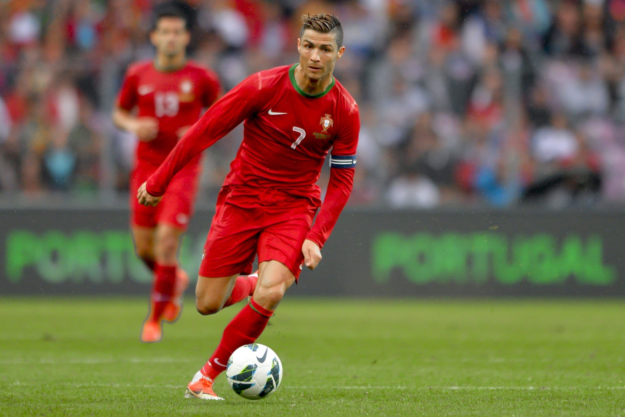 Cristiano Ronaldo admite fraude fiscal em Madri e é multado em 18,8 milhões de euros