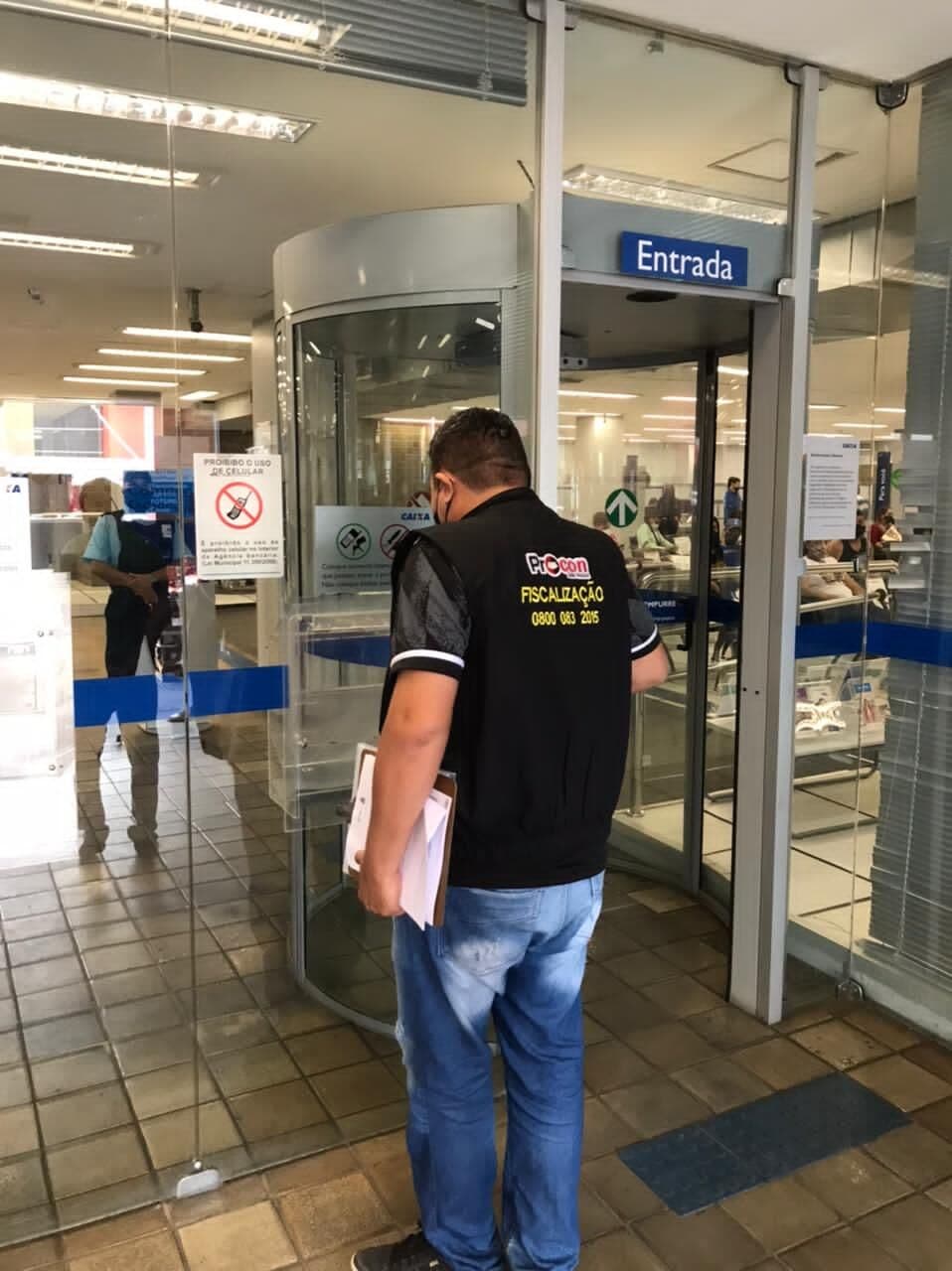 121 agências bancárias já foram autuadas neste ano por descumprir leis e medidas preventivas da Covid-19 em João Pessoa