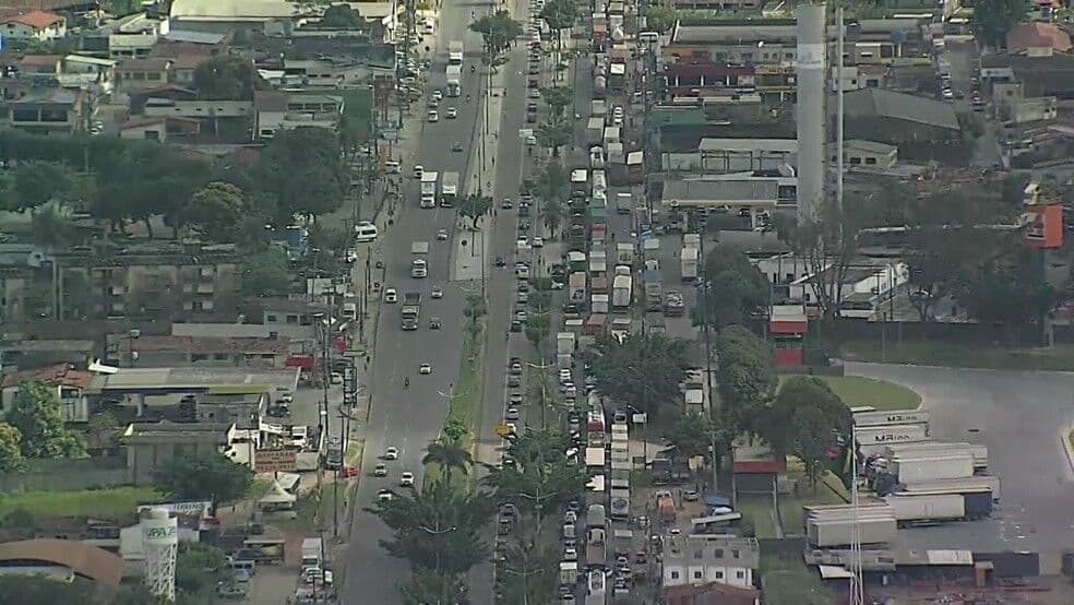 Manifestações de caminhoneiros bloqueiam rodovias de Pernambuco