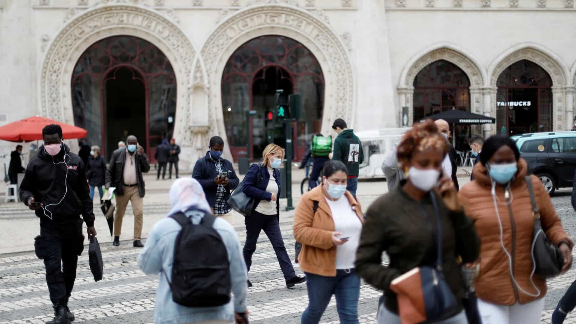 Máscaras deixam de ser obrigatórias nas ruas de Portugal
