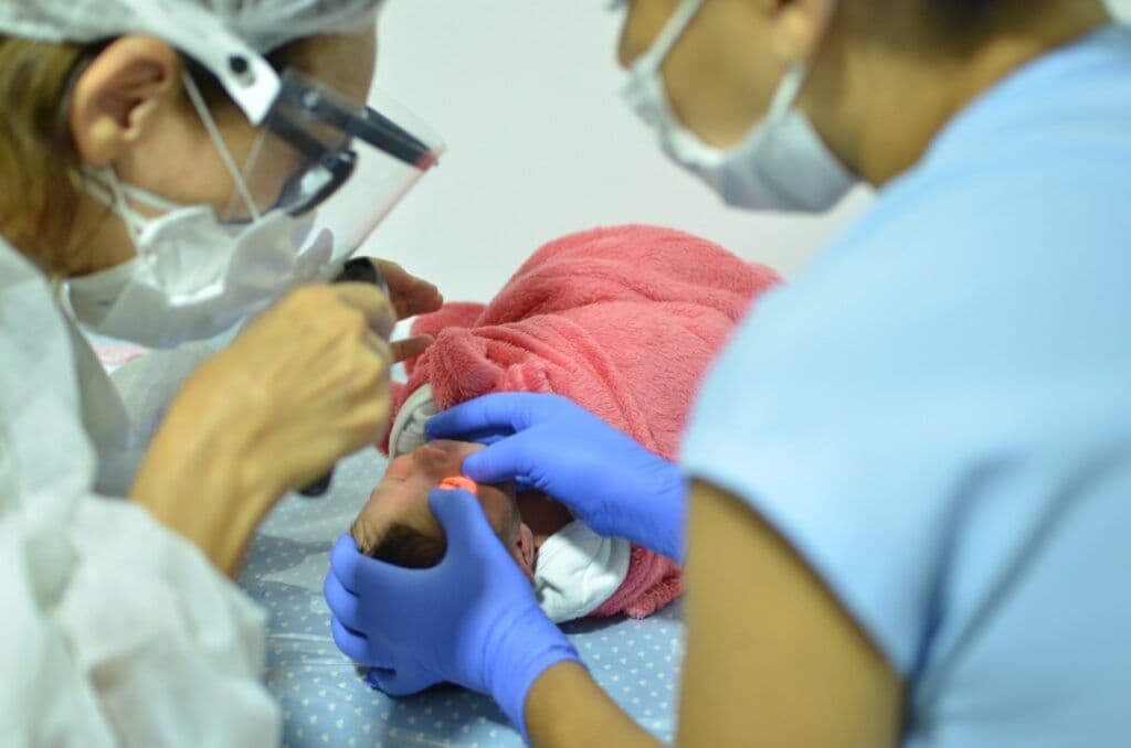 ISEA garante teste do olhinho para recém-nascidos do Instituto e de outras maternidades de Campina Grande