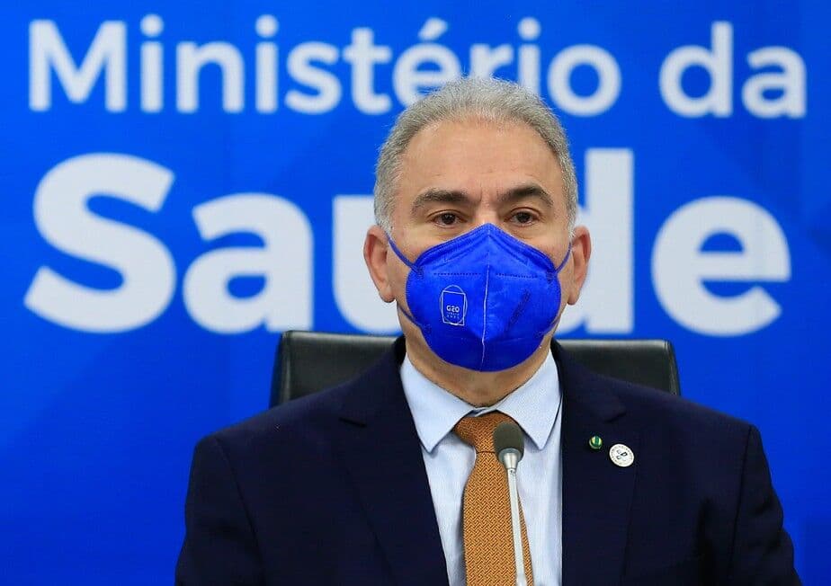"Bolsonaro não mandou nada", diz Queiroga sobre suspensão de vacinas em adolescentes