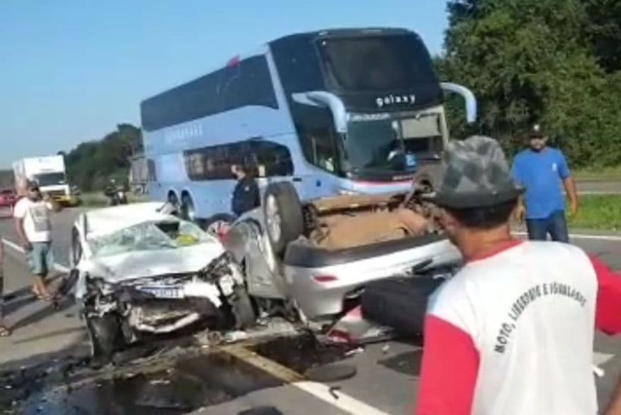 Motociclista fica ferido ao perder controle do veículo e colidir em árvore na Grande João Pessoa