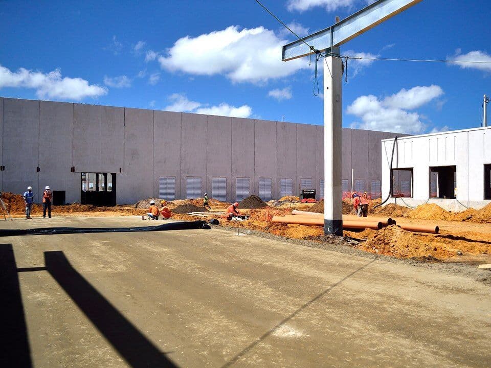 Magalu vai colocar 51 caminhões elétricos nas ruas até dezembro