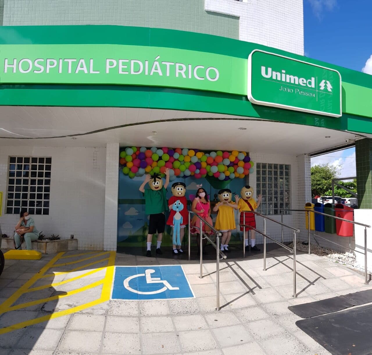 Hospital pediátrico da Unimed João Pessoa faz surpresa aos pacientes no Dia das Crianças