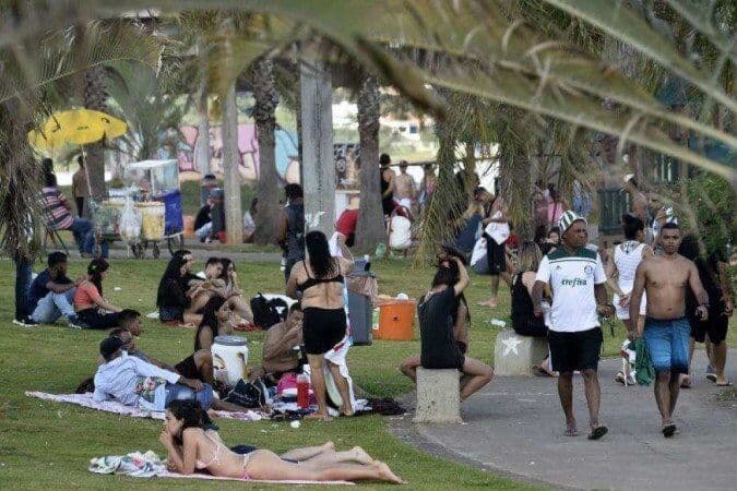 Governador do DF desobriga uso de máscaras ao ar livre a partir de 3 de novembro