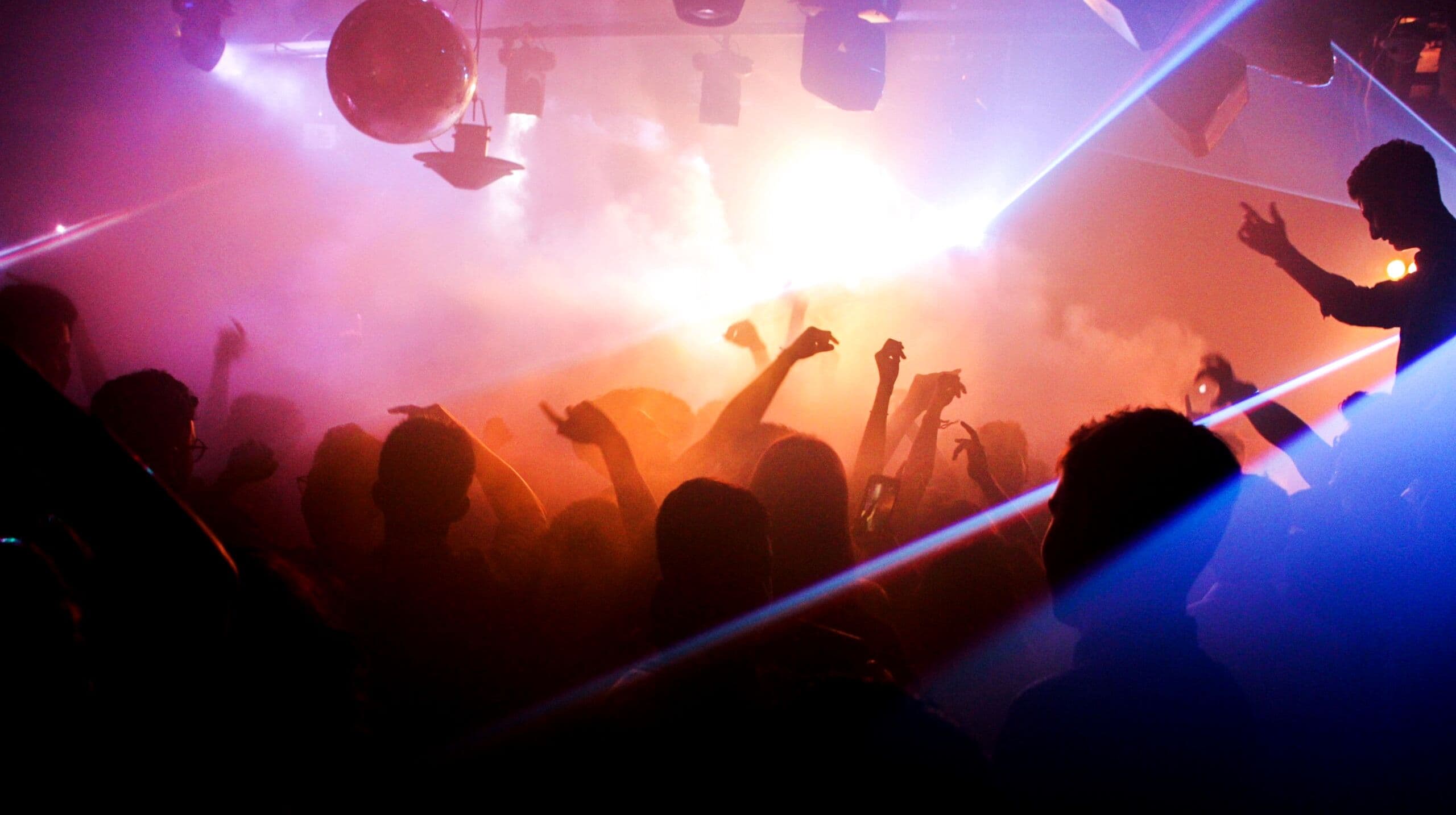 Brega, samba, forró e o Hallowbeer animam final de semana do Beer Pub