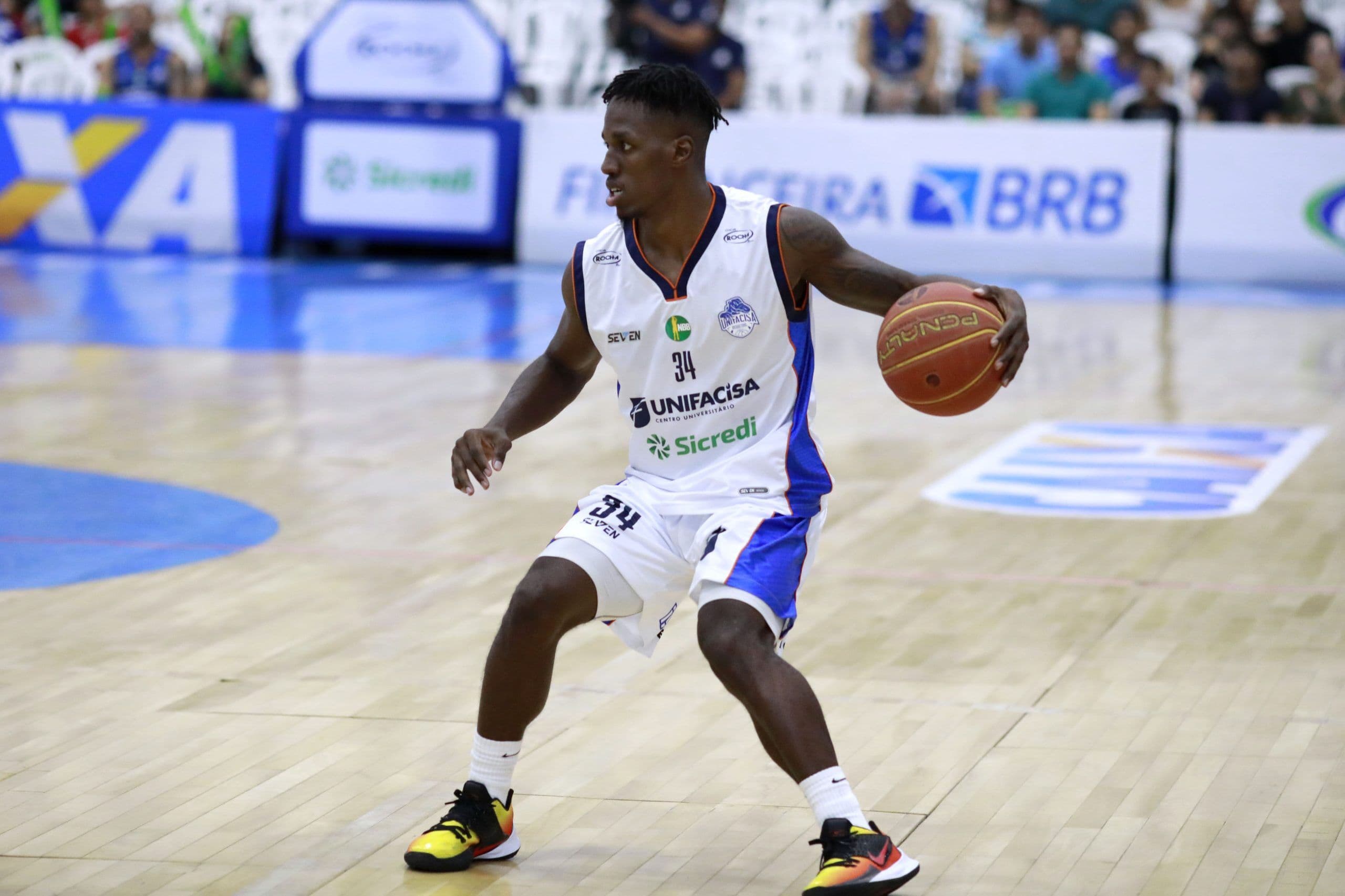 Basquete da Unifacisa vence Brasília e se mantém no Super 8