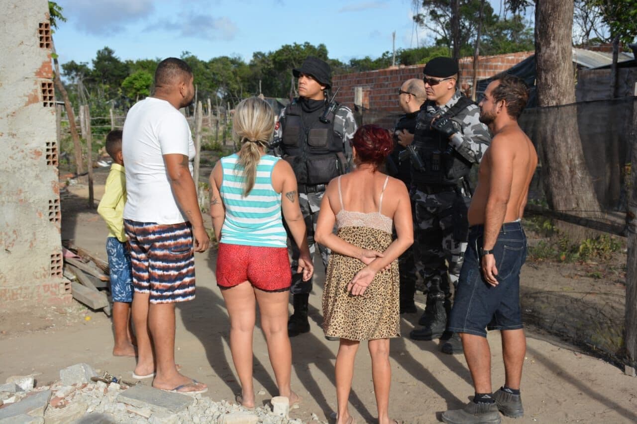 Polícia retira famílias e faz reintegração de posse de área de 8,5 hectares da São Braz em Cabedelo