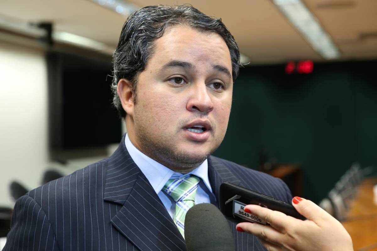 Efraim Filho revela que Senado se prepara para derrubar veto, caso Lula seja contrário ao fim das "saidinhas" de presos