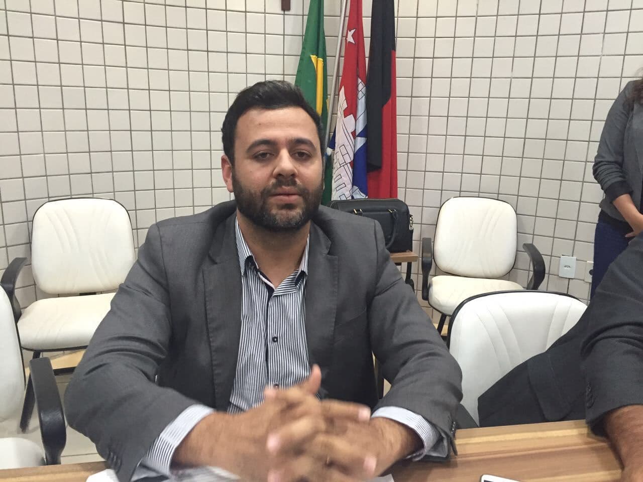 Justiça decreta bloqueio de bens de ex-presidente da Câmara de Cabedelo, Lucas Santino