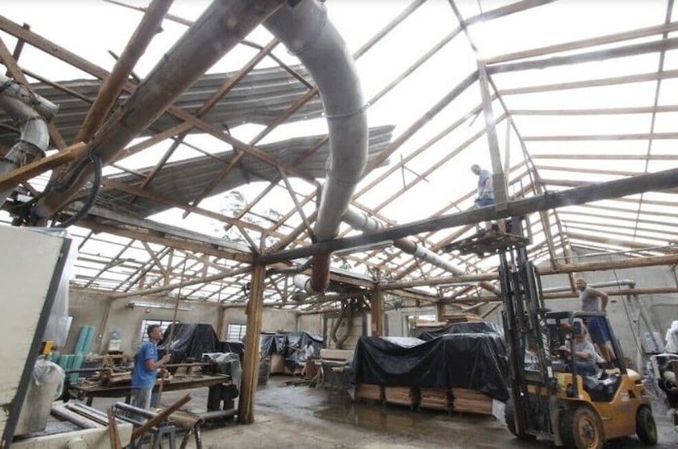 Tornado passa em Santa Catarina; 'Nos escondemos no banheiro para nos salvar', diz morador