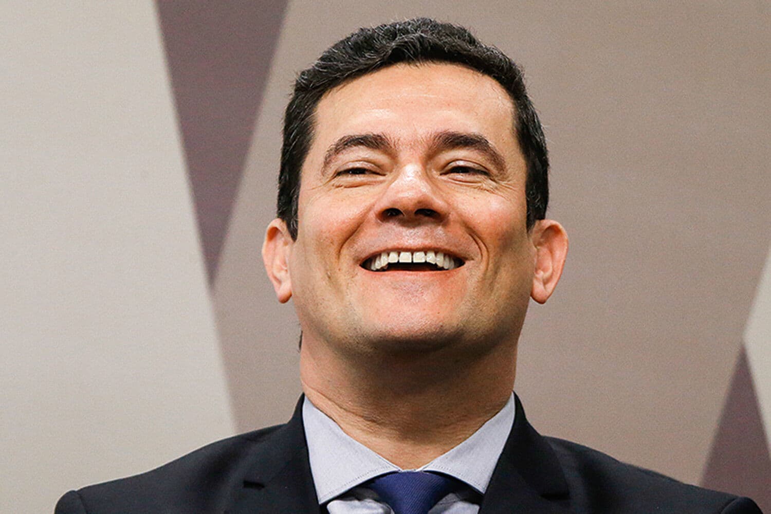 Moro abre conta no Instagram e posta vídeo com calendário para provar que não é fake