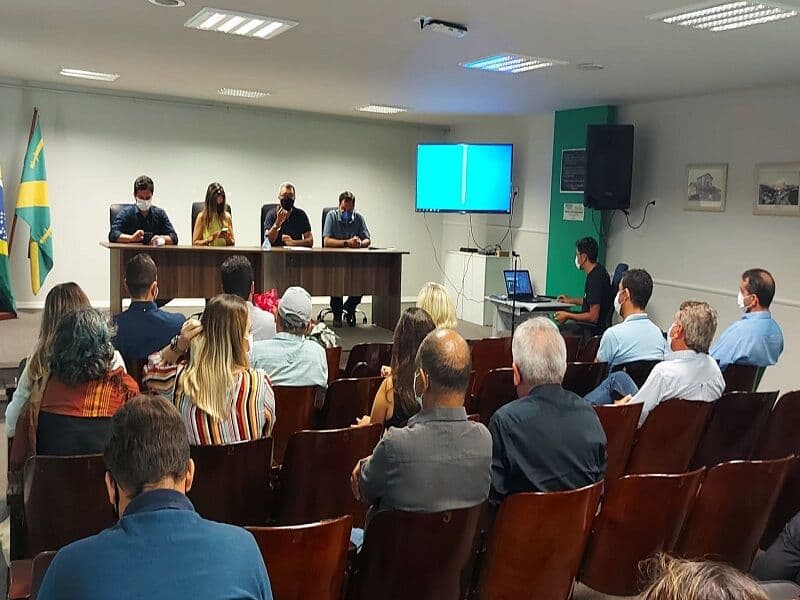 Prefeitura de Campina Grande defende ampliação das calçadas em reunião com Comaes