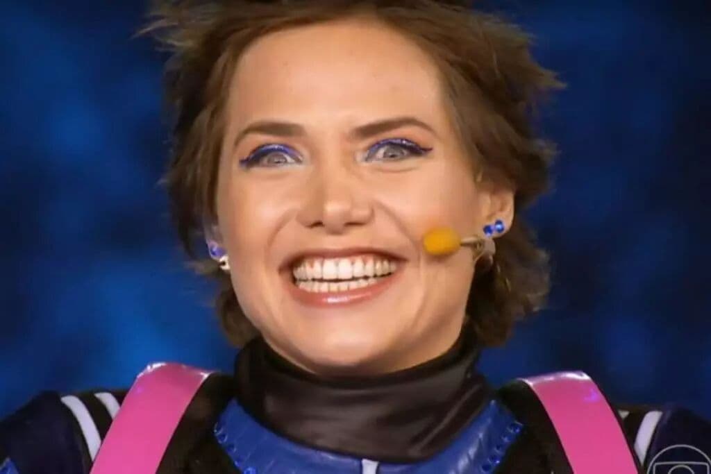 Leticia Colin é a terceira desmascarada do programa "The Masked Singer"