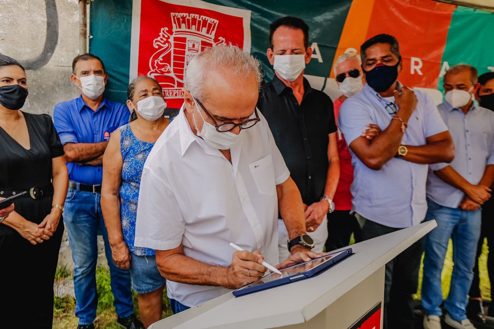 Prefeito autoriza calçamento de rua no bairro Jardim Cidade Universitária, em João Pessoa