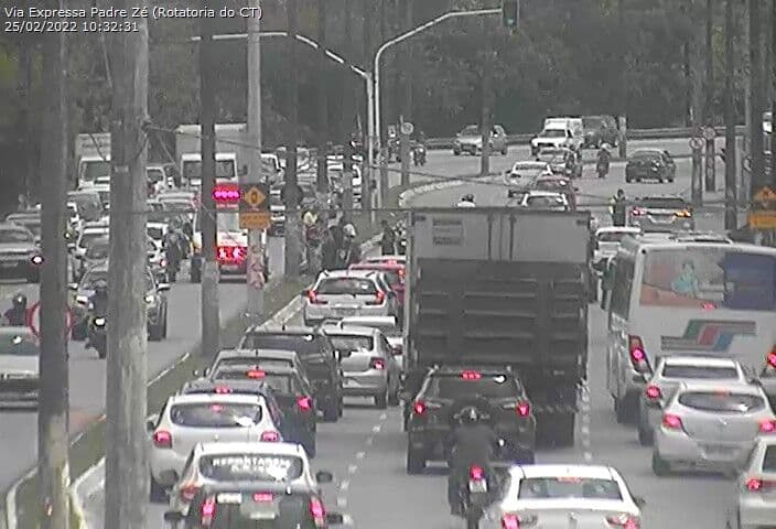 Acidente envolvendo dois veículos deixa quatro pessoas feridas em João Pessoa