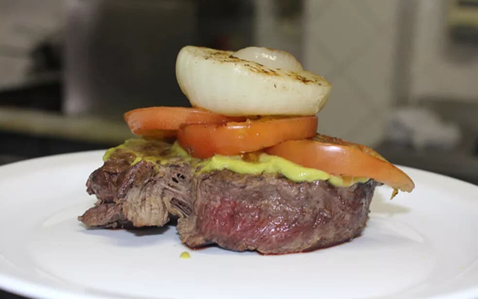Anvisa proíbe venda de lote de filé-mignon contaminado com salmonella