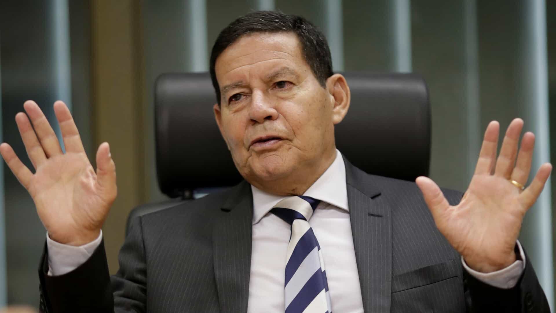 João Azevêdo sanciona Título de Cidadão Paraibano ao vice-presidente Mourão